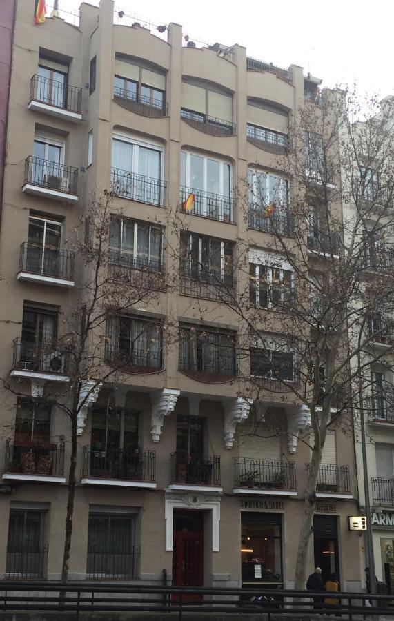 Apartamento Visitor'S Book Madrid Exterior foto